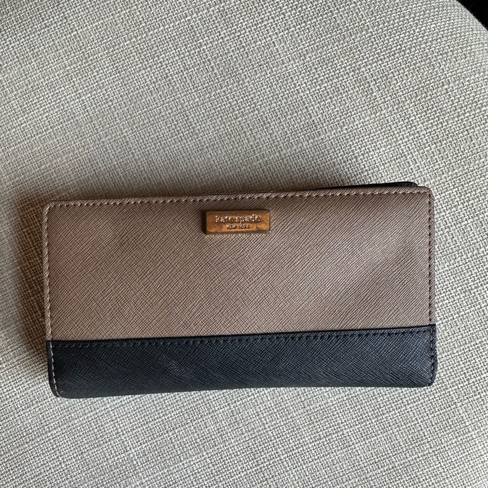 Kate Spade Bi-Fold Wallet
